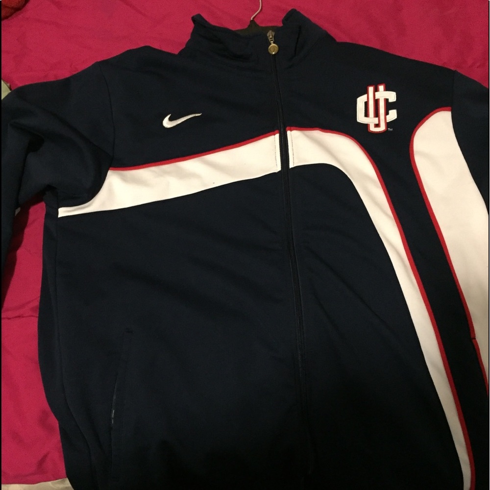 UConn men’s sweater